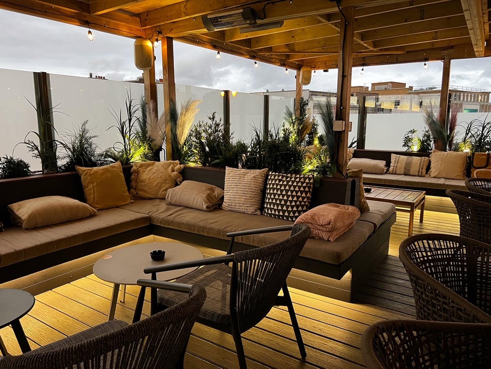  SOUTH WEST LONDON'S ROOFTOP OASIS 